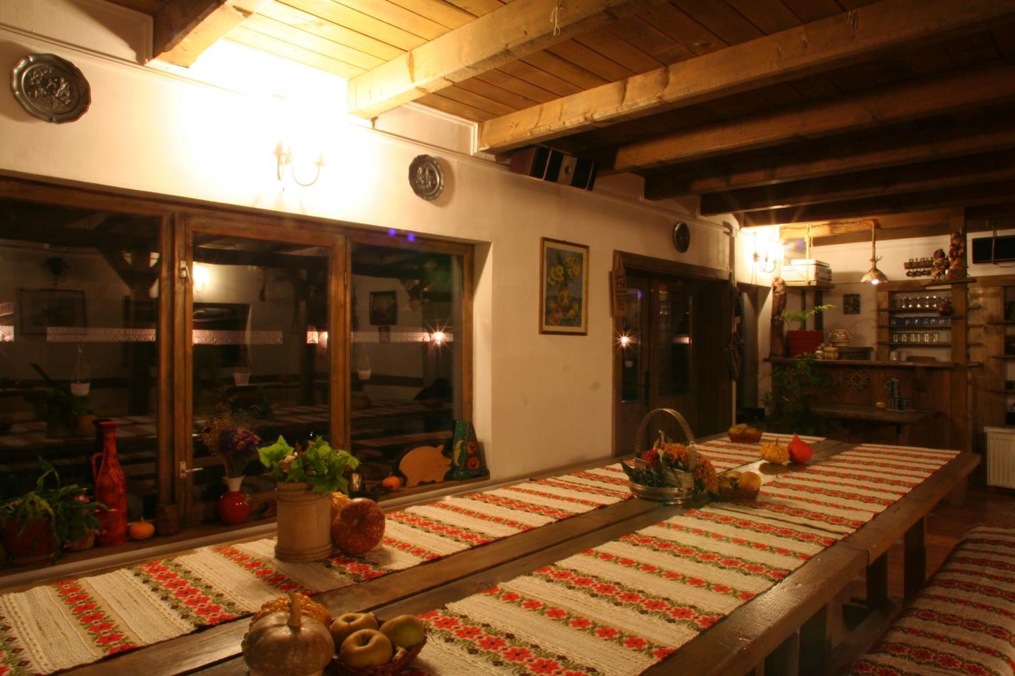Cabana La Noi Hotel Risnov Bagian luar foto