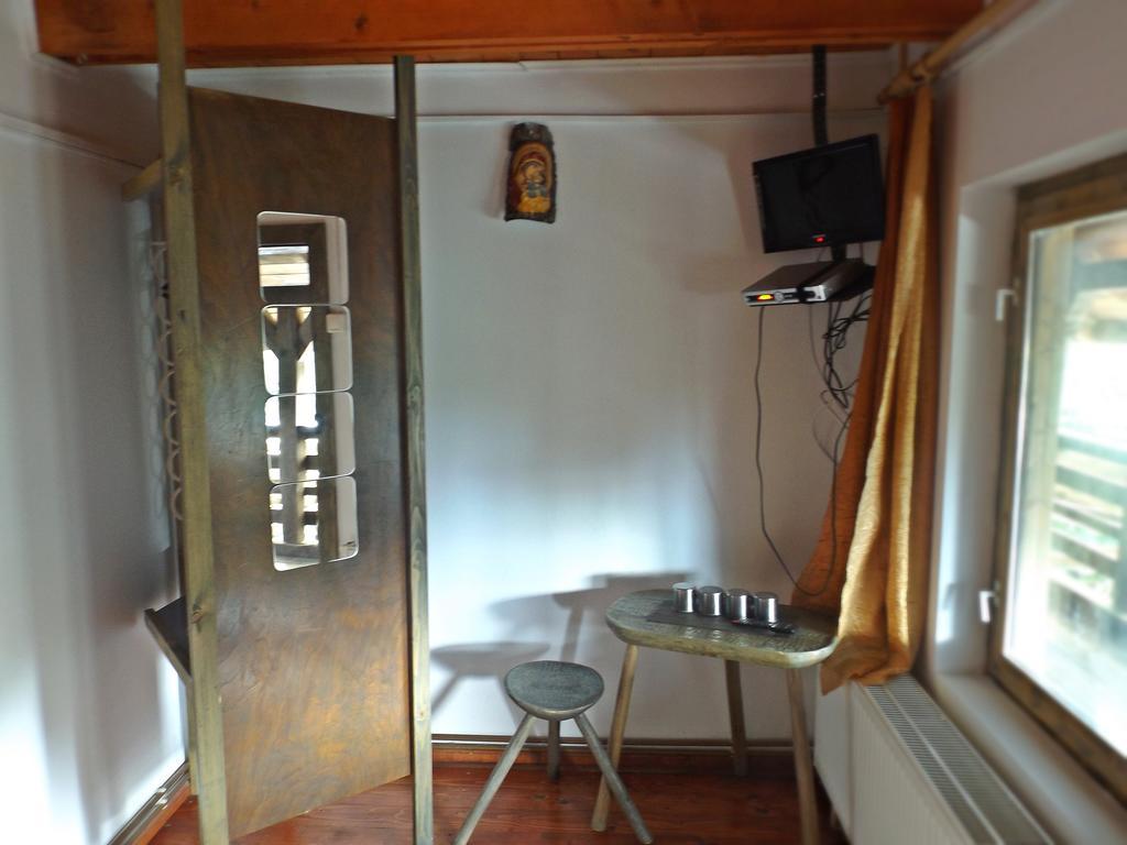 Cabana La Noi Hotel Risnov Bagian luar foto