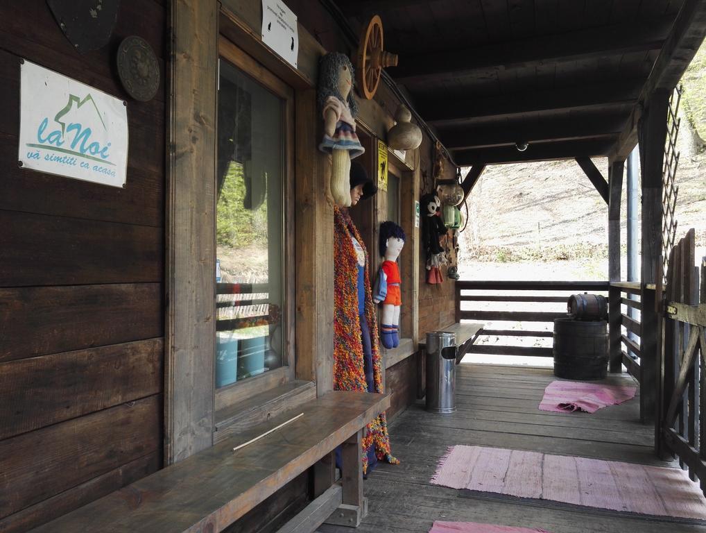 Cabana La Noi Hotel Risnov Bagian luar foto